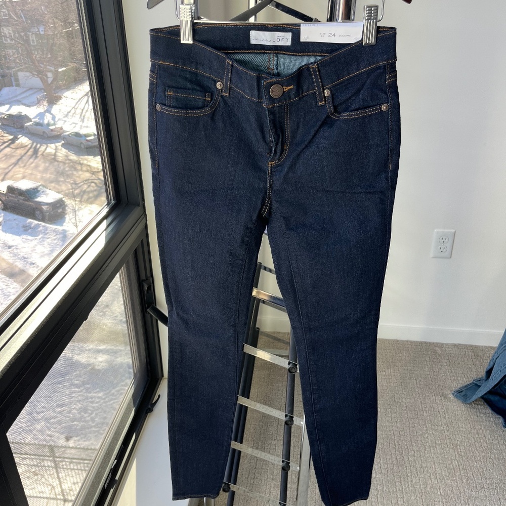 Ann Taylor Loft legging Jean in dark blue rinse wash 24/00
